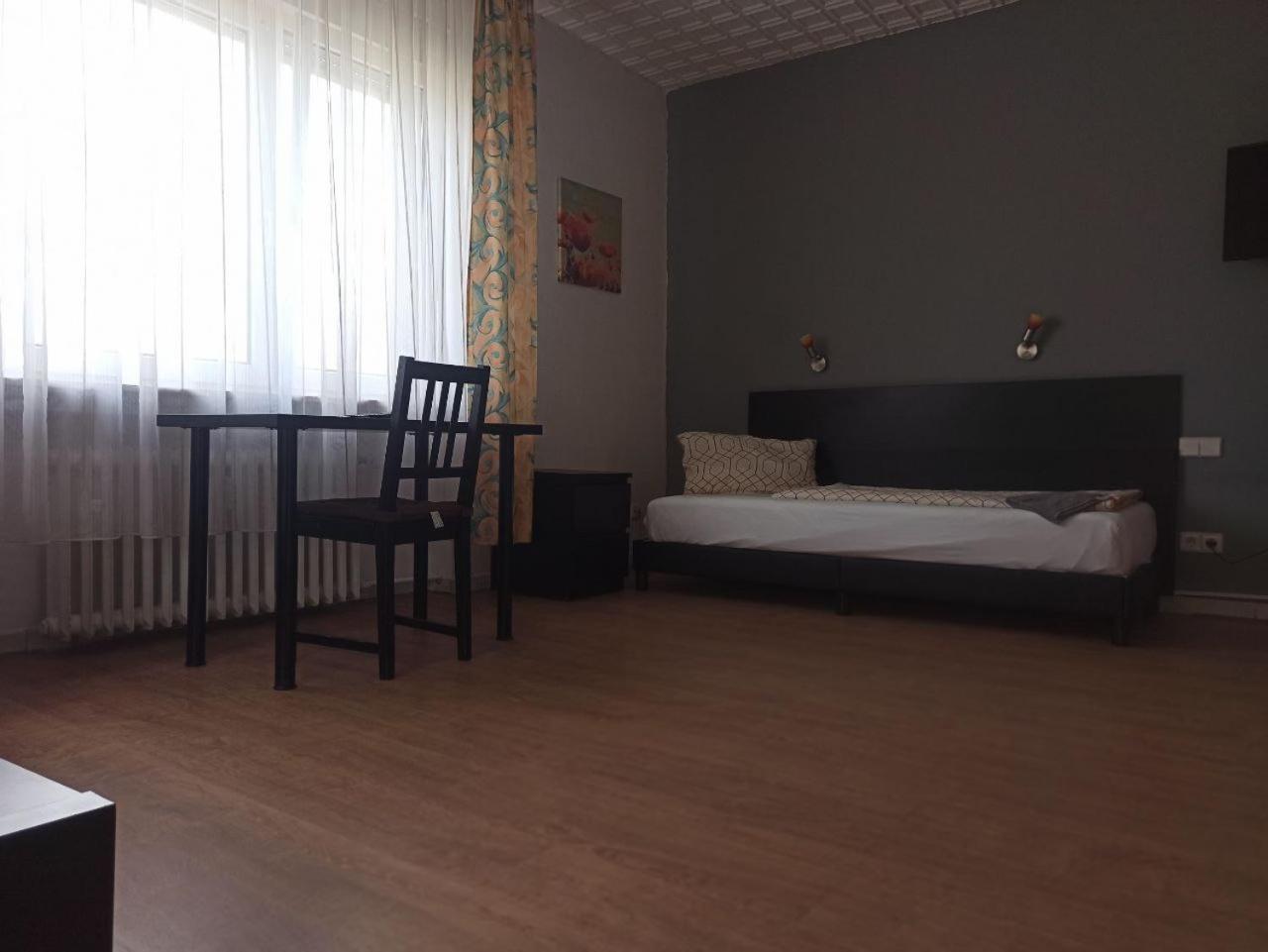 Monteurzimmer - Waldbronn Zewnętrze zdjęcie